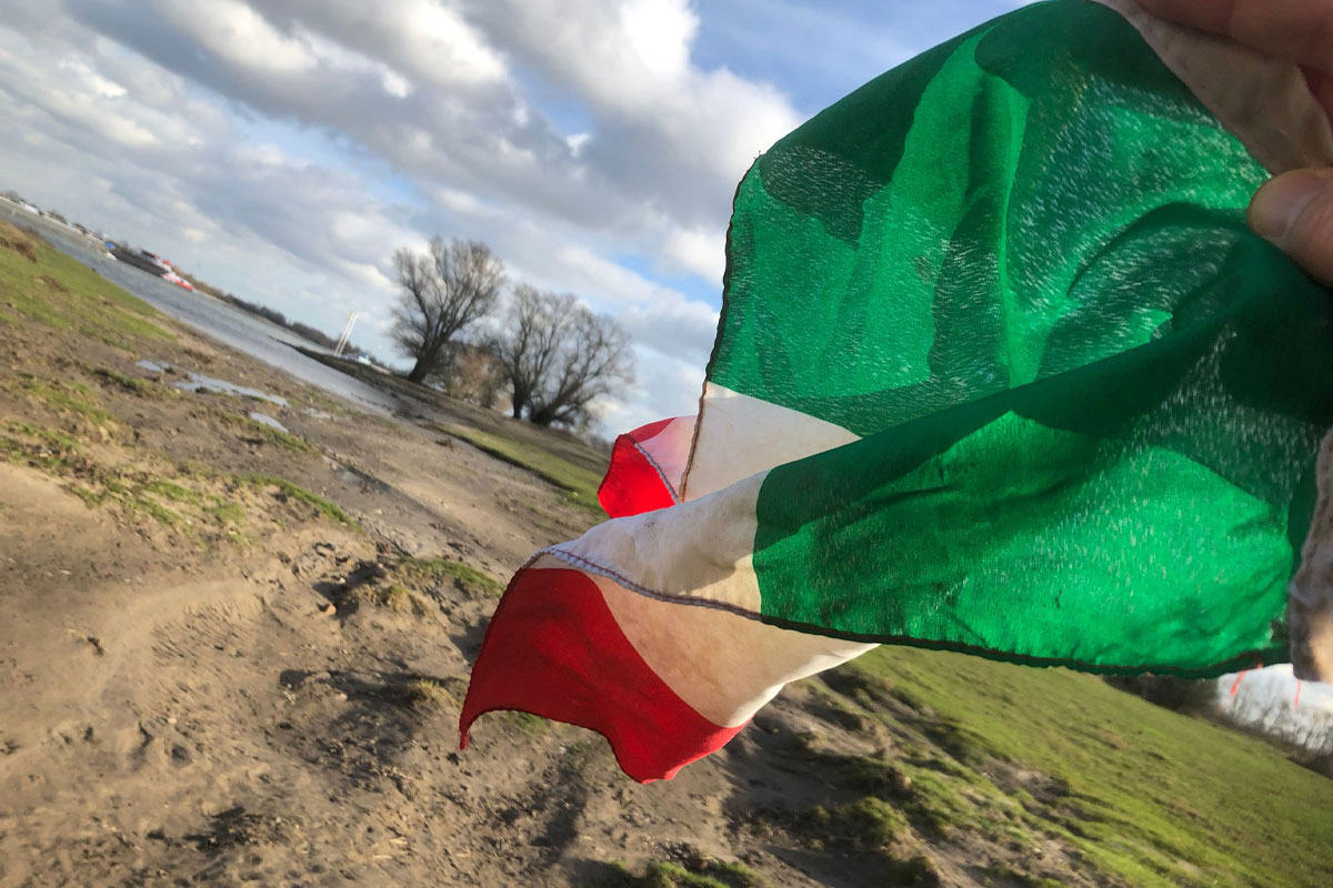 Italiaanse vlag in Nederland